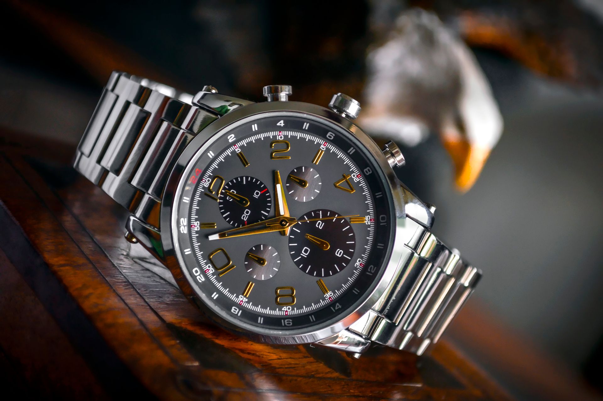 Meridian Chrono 42 на сталевому браслеті